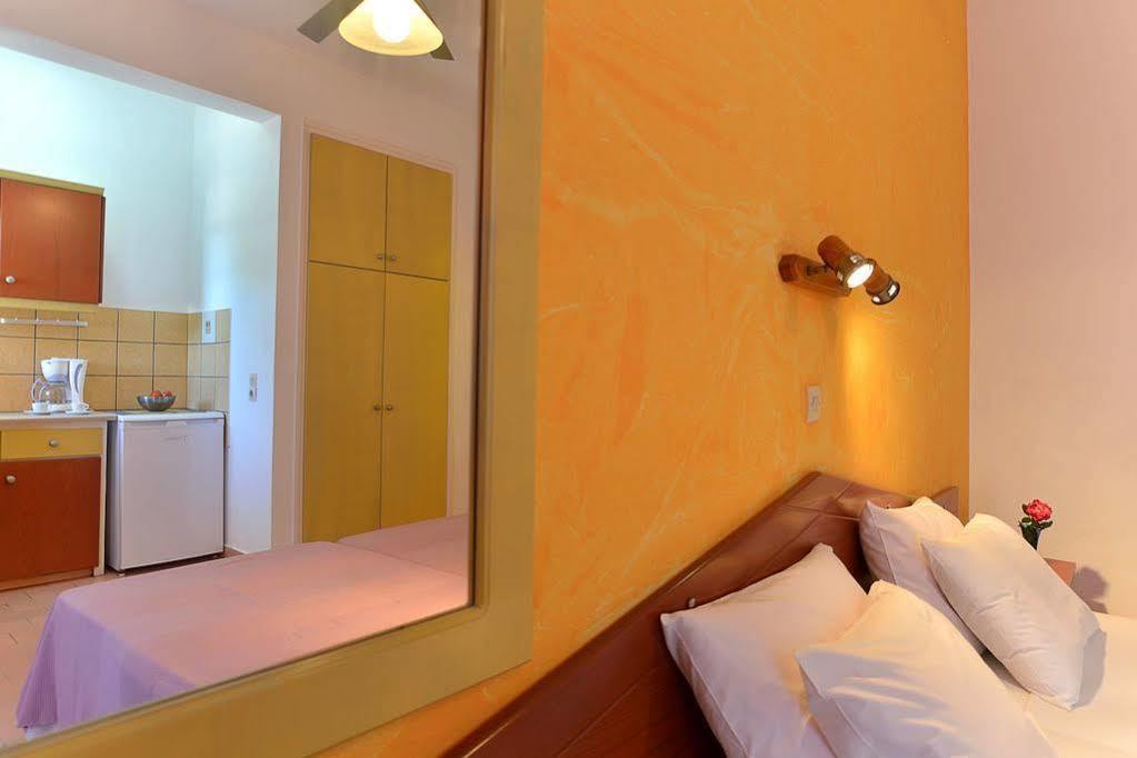 Vlachos Apartments Sidárion Dış mekan fotoğraf